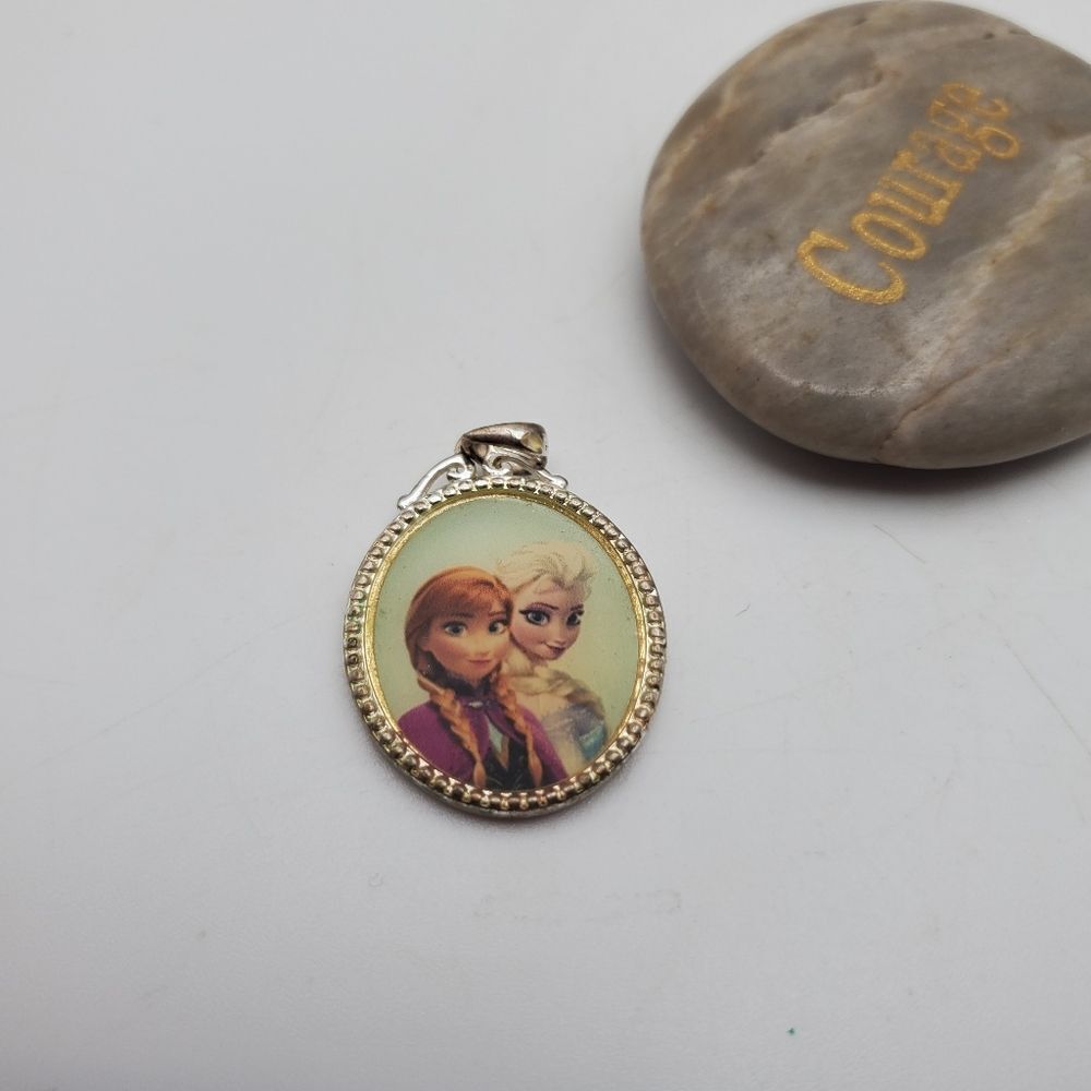 Disney vintage Frozen Elsa and Anna necklace pendant sisters‎